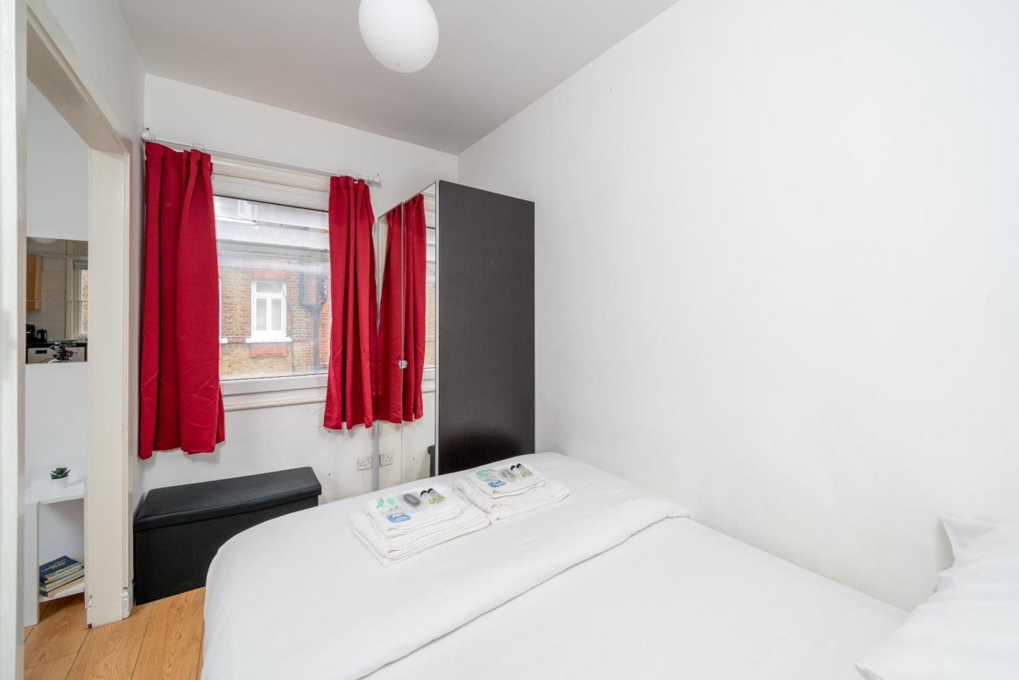 Carnaby & Oxford Street - Central Soho - One Bedroom - Double Bed & Sofabed ロンドン エクステリア 写真