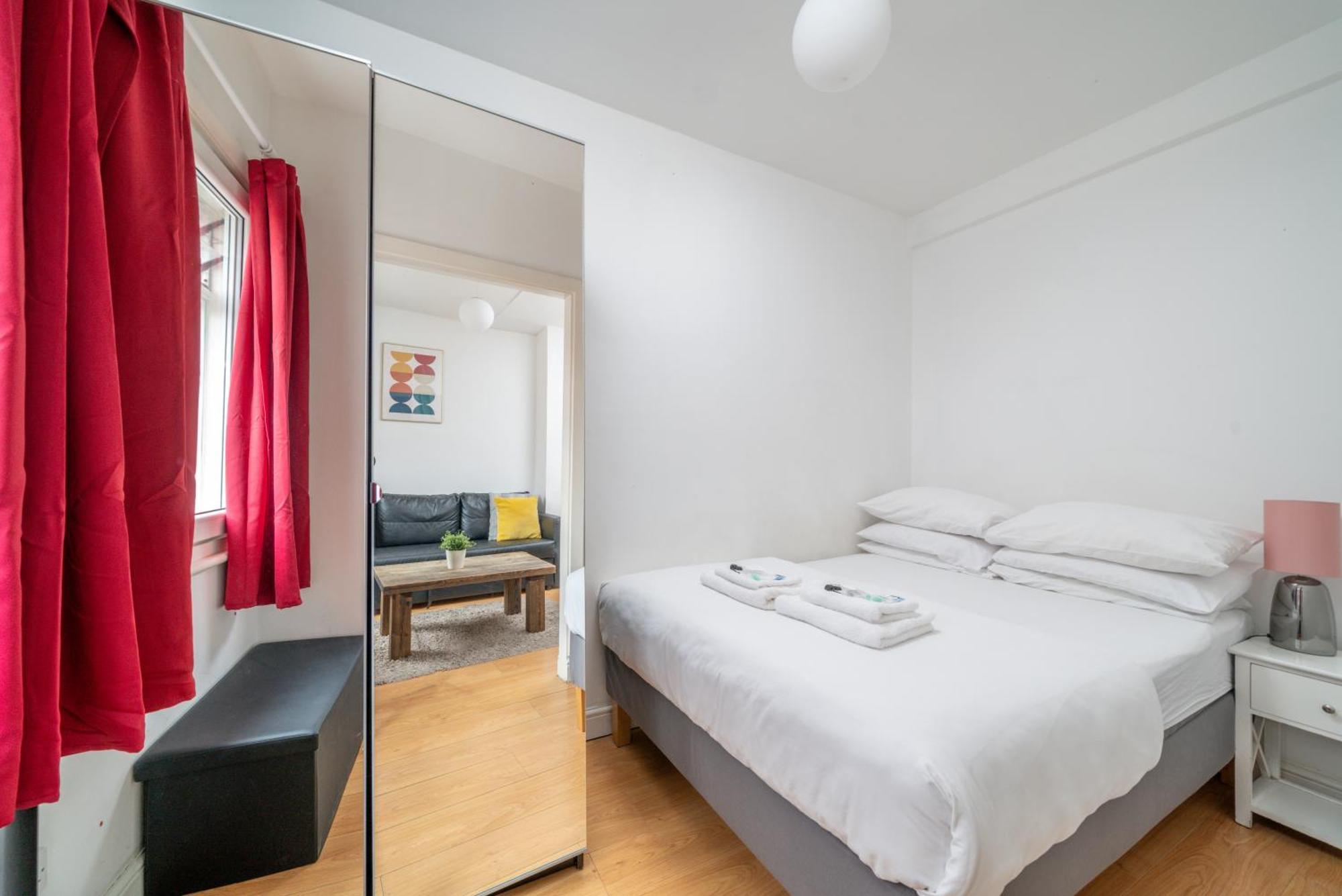 Carnaby & Oxford Street - Central Soho - One Bedroom - Double Bed & Sofabed ロンドン エクステリア 写真